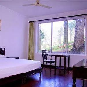 Hotel Oak Field